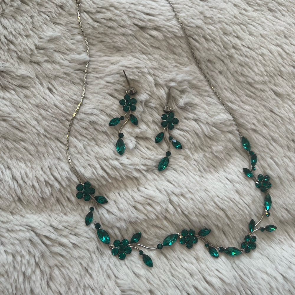 Matching necklace and earings